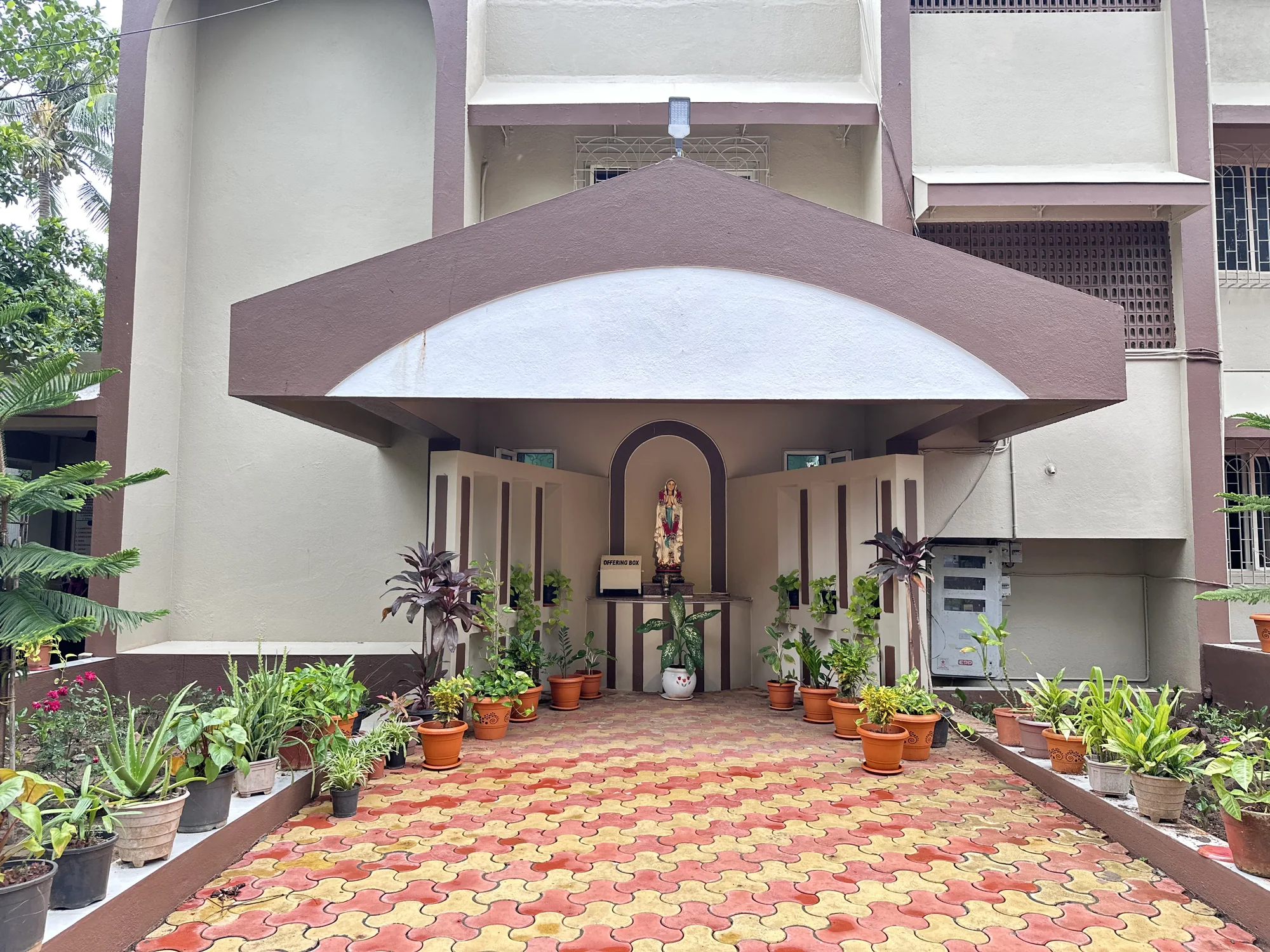 Sarita hostel entrance